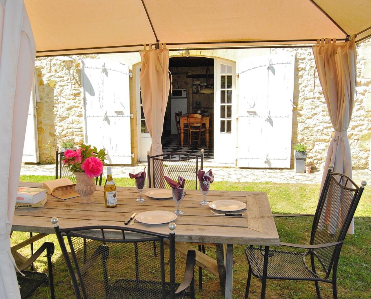 Domaine Des Hirondelles Saint-Vincent-de-Cosse Exterior foto