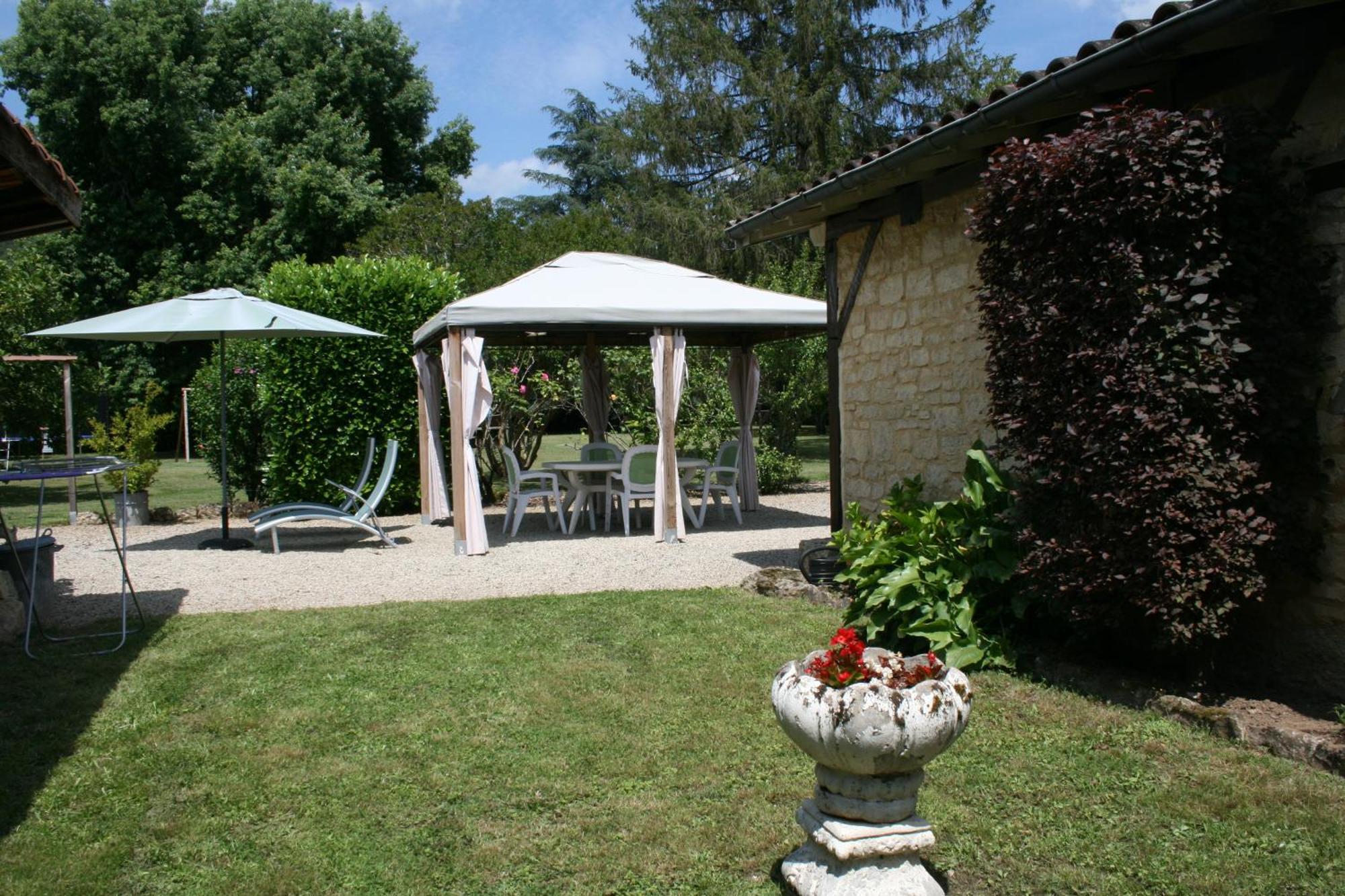 Domaine Des Hirondelles Saint-Vincent-de-Cosse Exterior foto